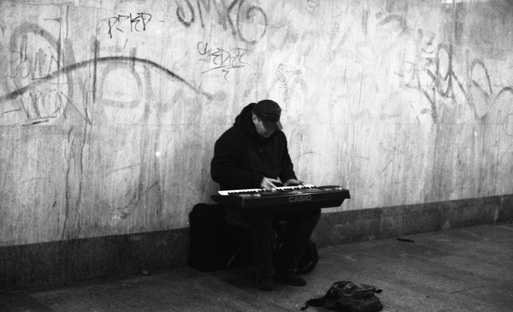 Kiev 4 + Helios 103 - Street Musician