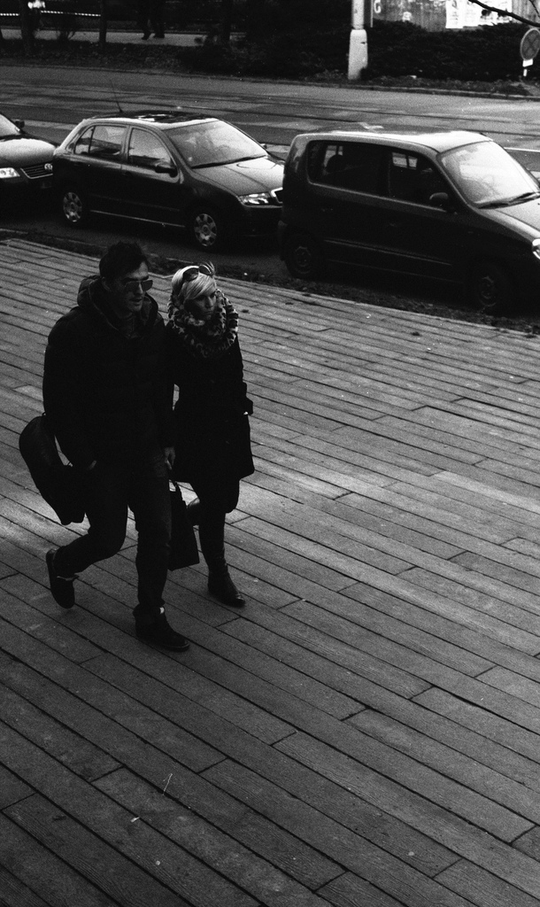 Kiev 4 + Helios 103 - Walking Couple in front of the City Library