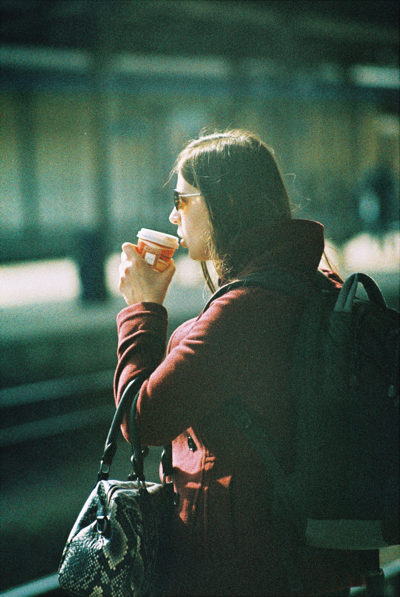 Praktica MTL 5 + Pentacon Electric 4/200 MC - Woman Drinking Cofee at Train Station
